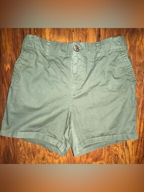 Old Navy Easy Chino Bermuda Shorts - M